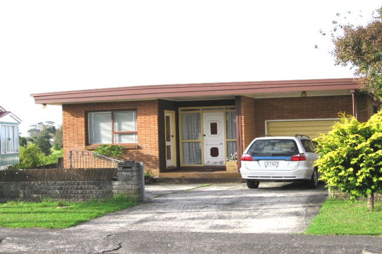 Photo of property in 104 Tiroroa Avenue, Te Atatu South, Auckland, 0610