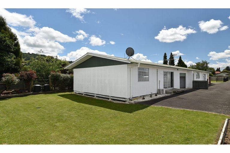 Photo of property in 33b Kawaha Point Road, Fairy Springs, Rotorua, 3015