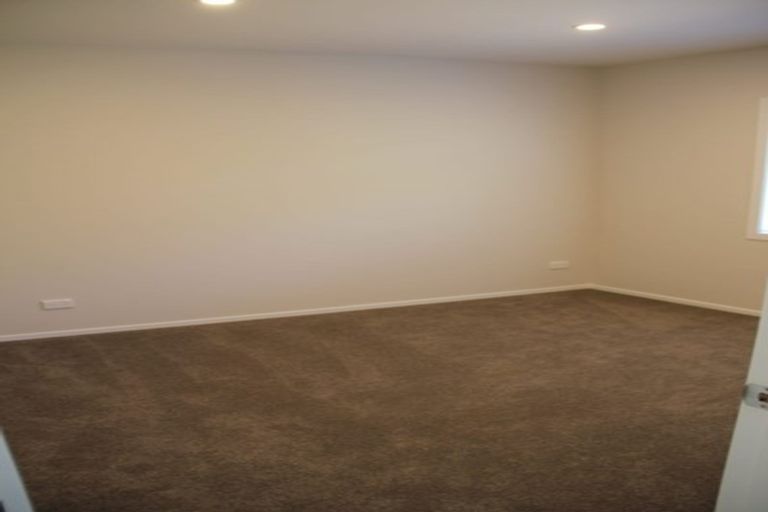 Photo of property in 6/61 Black Rock Road, Newlands, Wellington, 6037