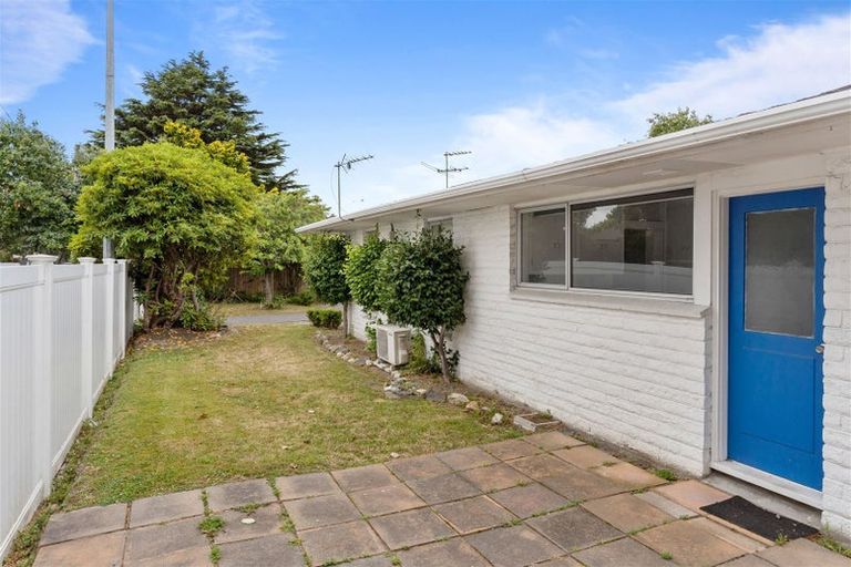 Photo of property in 1/102 Roydvale Avenue, Burnside, Christchurch, 8053