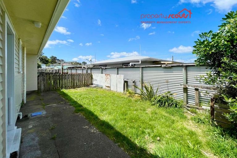 Photo of property in 4 Simons Street, Moturoa, New Plymouth, 4310