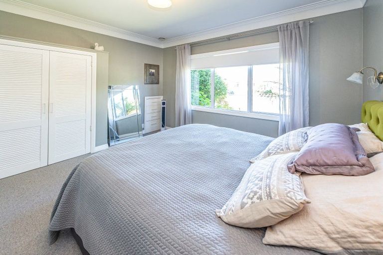 Photo of property in 2 Tarata Street, Saint Johns Hill, Whanganui, 4501