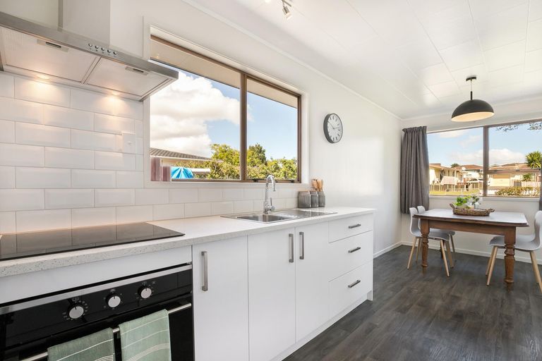 Photo of property in 72 Boundary Road, Clover Park, Auckland, 2019