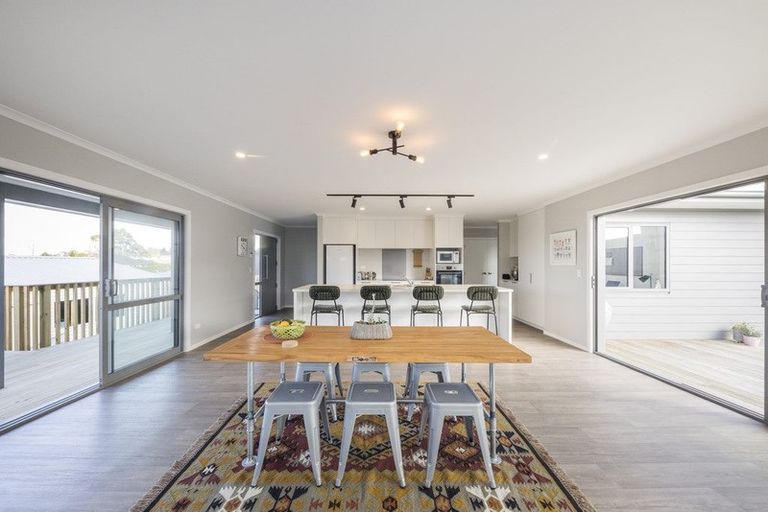 Photo of property in 18 Poplar Grove, Feilding, 4702