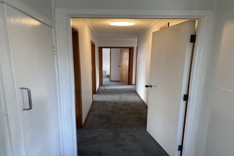 Photo of property in 3/20 Ocean View Road, Northcote, Auckland, 0627