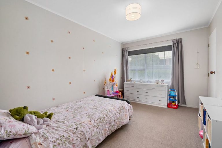 Photo of property in 317 Shakespeare Street, Leamington, Cambridge, 3432