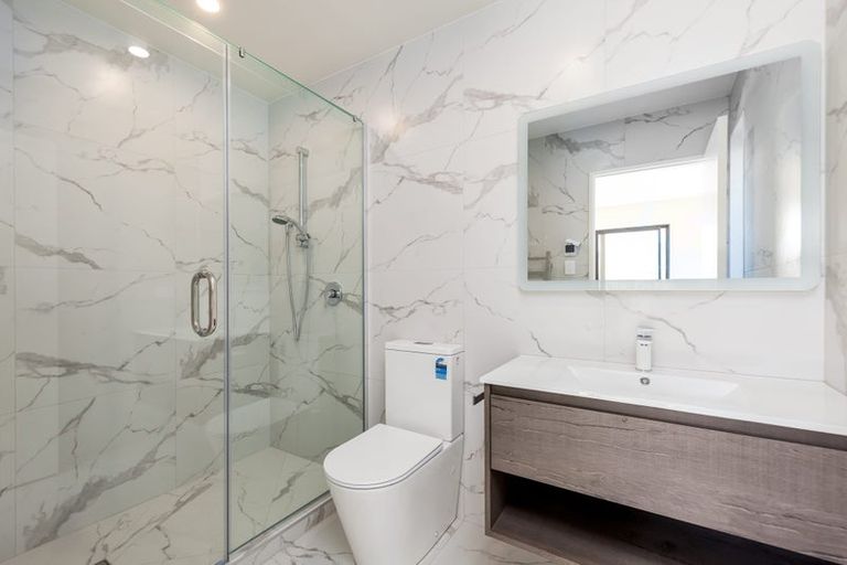 Photo of property in 1 Sunnyheights Road, Orewa, 0931