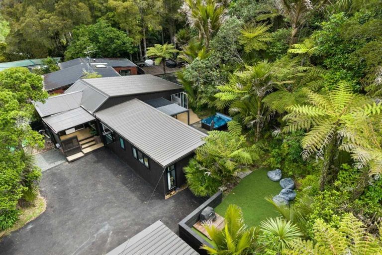 Photo of property in 3 Huia Road, Titirangi, Auckland, 0604