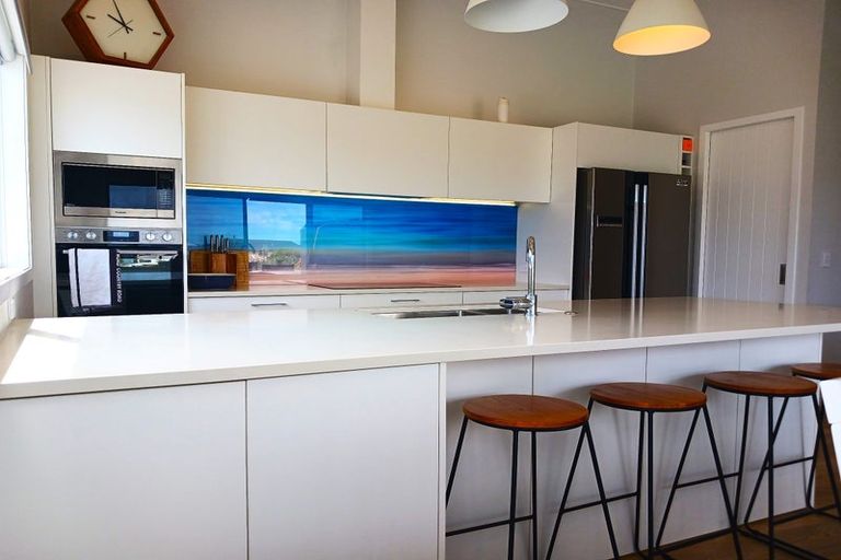 Photo of property in 2 Sunset Heights, Cable Bay, 0420