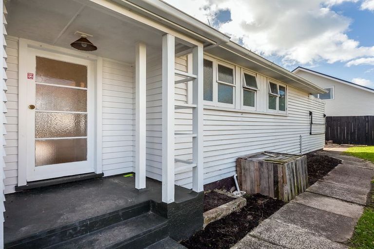 Photo of property in 104a Lake Road, Belmont, Auckland, 0622
