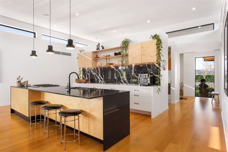 Photo of property in 12 Shotfirer Lane, Halswell, Christchurch, 8025