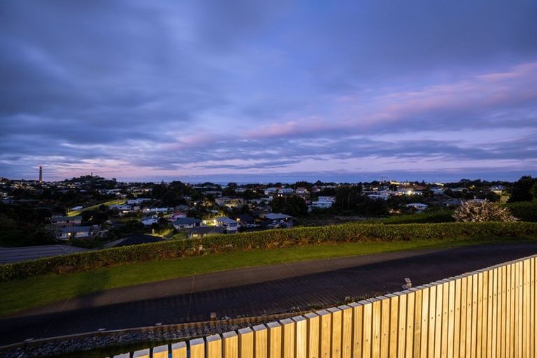 Photo of property in 9a Lemont Place, Westown, New Plymouth, 4310