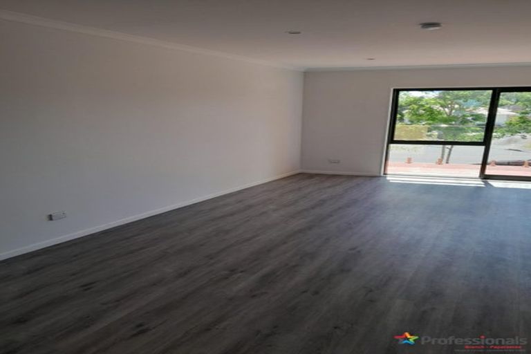 Photo of property in 10d White Road, Manurewa, Auckland, 2102