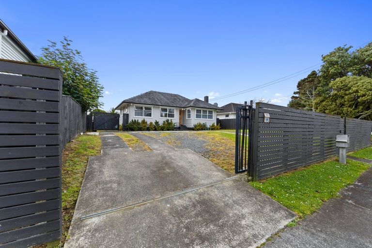 Photo of property in 19 Awatere Street, Clover Park, Auckland, 2023