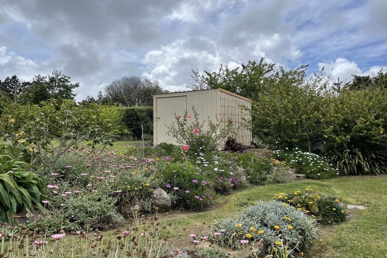 Photo of property in 8 Edkins Road, Kerikeri, 0230