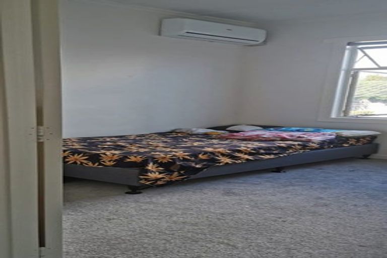 Photo of property in 10 Wattle Street, New Lynn, Auckland, 0600