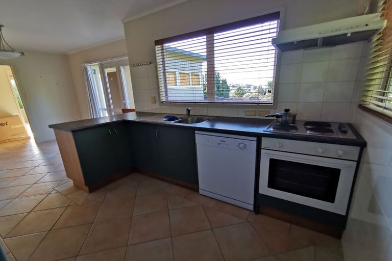 Photo of property in 46 Cheriton Road, Mellons Bay, Auckland, 2014