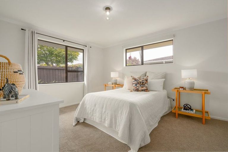 Photo of property in 1/52a Aorangi Road, Bryndwr, Christchurch, 8053