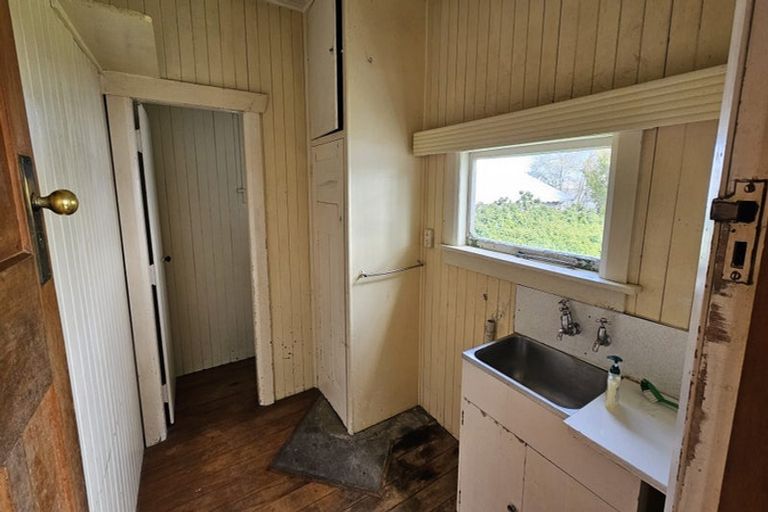 Photo of property in 24 Dorset Avenue, Westown, New Plymouth, 4310