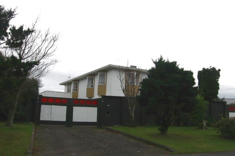 Photo of property in 33 Meadowbrook Drive, Cloverlea, Palmerston North, 4412