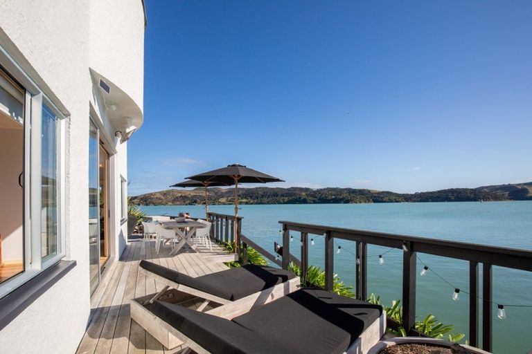 Photo of property in Wallis Street, Raglan, 3225