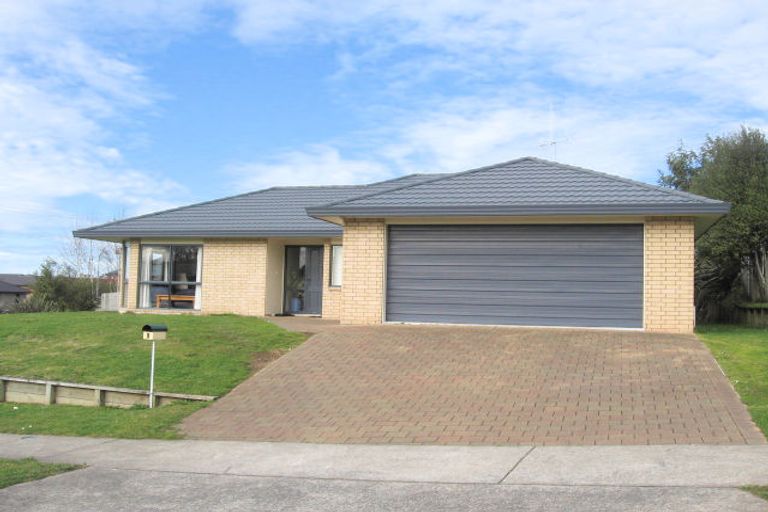 Photo of property in 1 Highgrove Drive, Grandview Heights, Hamilton, 3200