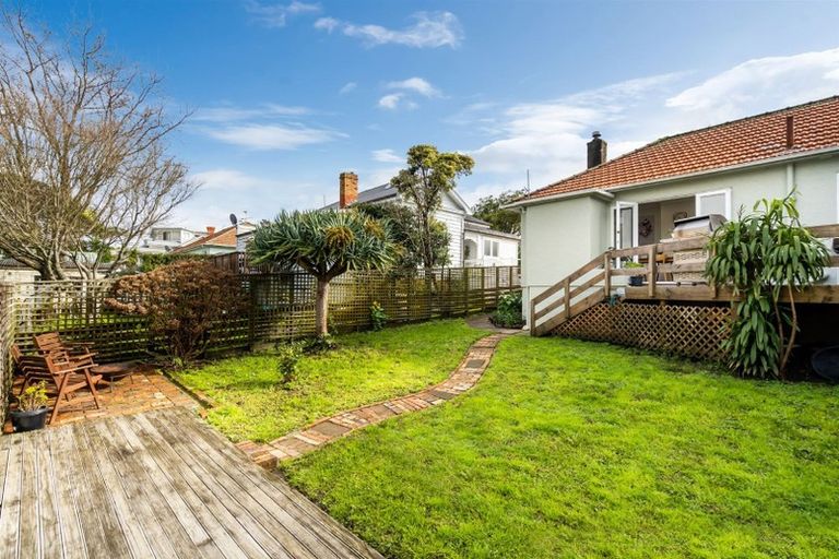 Photo of property in 65 Old Lake Road, Narrow Neck, Auckland, 0624