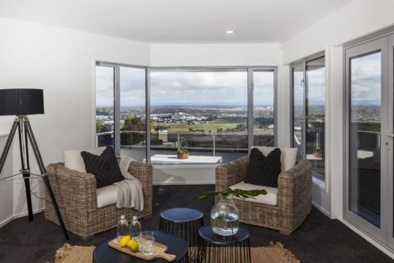 Photo of property in 99 Cannon Hill Crescent, Mount Pleasant, Christchurch, 8081