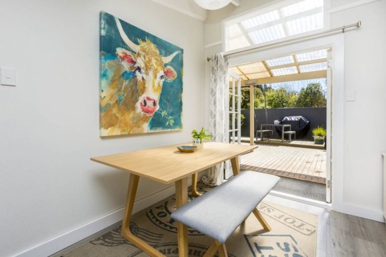 Photo of property in 38 Jocelyn Crescent, Pinehaven, Upper Hutt, 5019