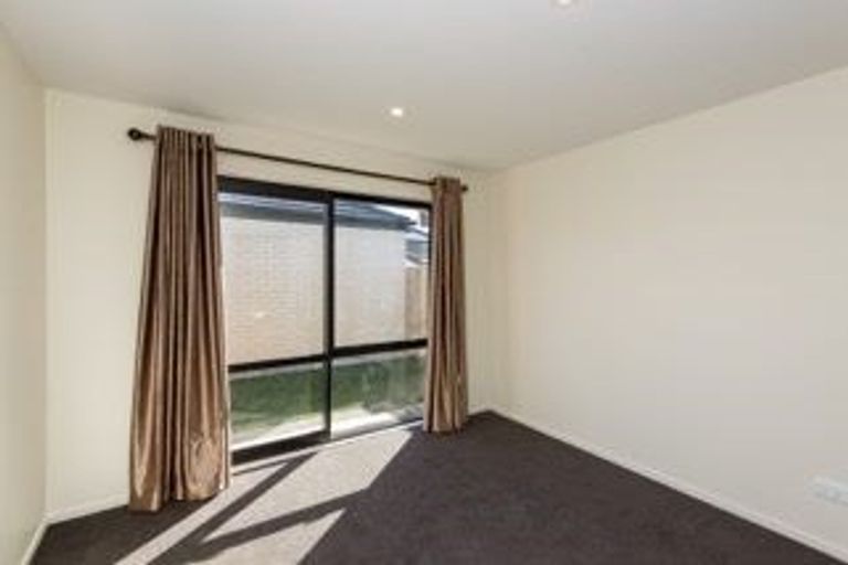 Photo of property in 7 Woodgate Lane, Hornby, Christchurch, 8042