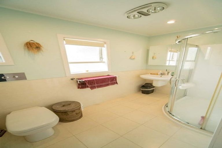 Photo of property in 10 Woodstock Road, Forrest Hill, Auckland, 0620