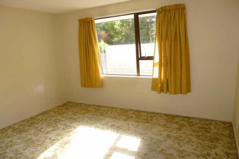 Photo of property in 2/14 Siska Place, Upper Riccarton, Christchurch, 8041