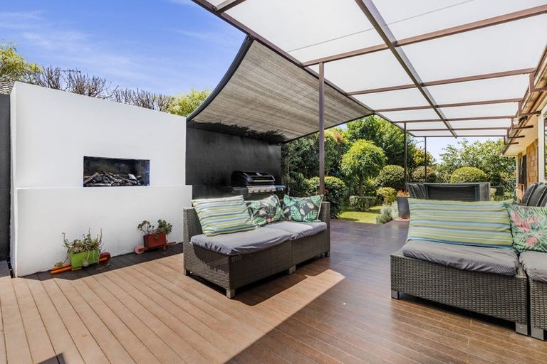 Photo of property in 11 Allerton Place, Wattle Downs, Auckland, 2103