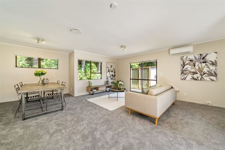 Photo of property in 92d Kamahi Street, Stokes Valley, Lower Hutt, 5019