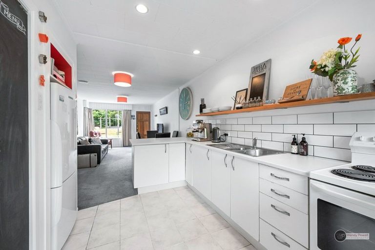 Photo of property in 208b Major Drive, Kelson, Lower Hutt, 5010