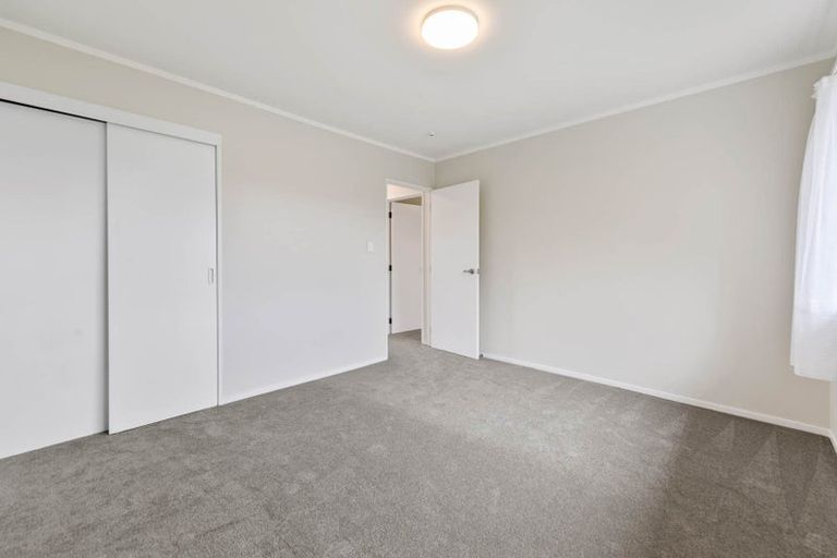 Photo of property in 1/5 Annette Avenue, Te Atatu South, Auckland, 0610