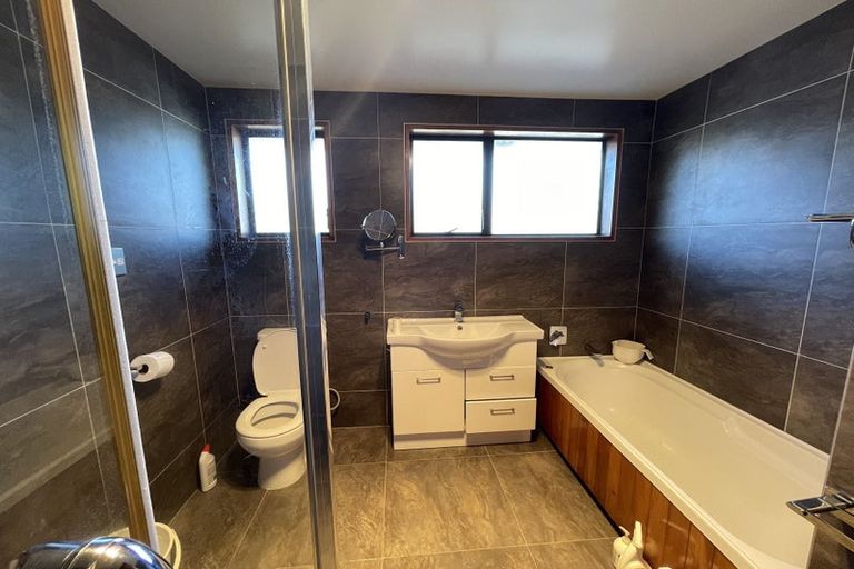 Photo of property in 32 Karnak Crescent, Russley, Christchurch, 8042