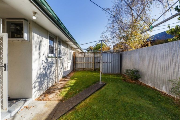 Photo of property in 4/93 Ruahine Street, Roslyn, Palmerston North, 4414