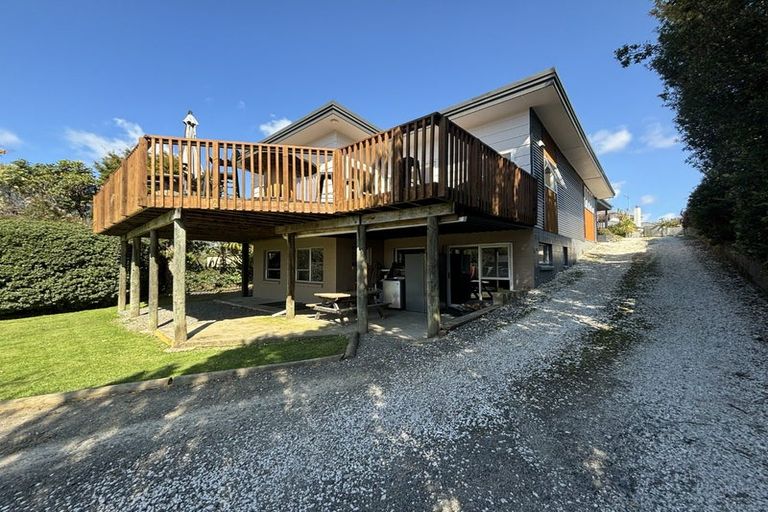 Photo of property in 11 Ranui Street, Waikawa, Picton, 7220