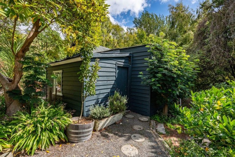 Photo of property in 8 Shadbolts Road, Pigeon Bay, Akaroa, 7583