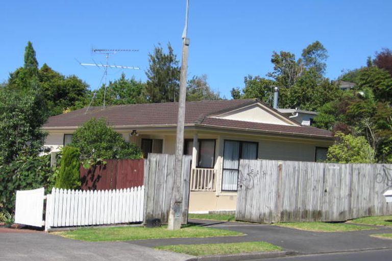 Photo of property in 4 Eagleson Street, Northcross, Auckland, 0632