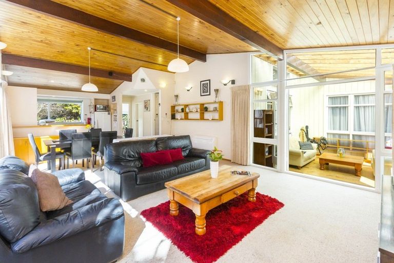 Photo of property in 43 Burns Grove, Trentham, Upper Hutt, 5018