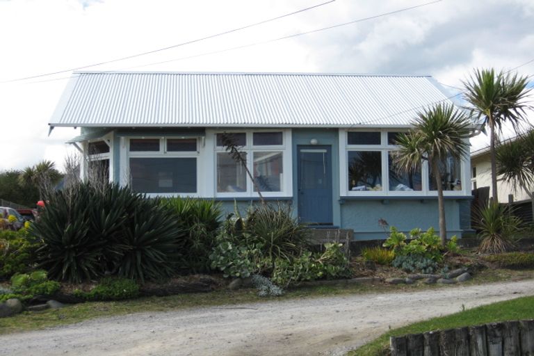 Photo of property in 66 Karaka Street, Castlecliff, Whanganui, 4501