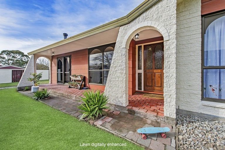 Photo of property in 15 William Street, Rolleston, 7614