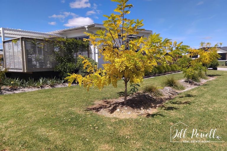 Photo of property in 1 Manaaki Circle, Paparoa, 0571