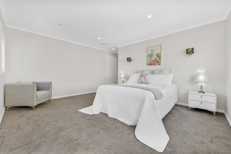 Photo of property in 16 Evelina Lane, Flat Bush, Auckland, 2019