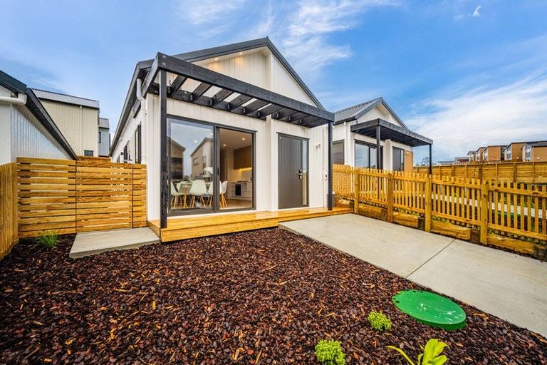 Photo of property in 7a Kotiu Place, Massey, 0614