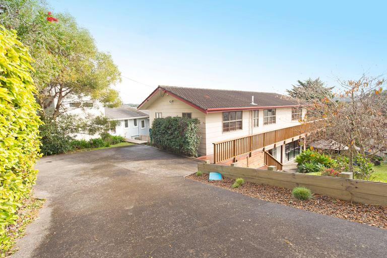 Photo of property in 15 Hillcrest Road, Hatfields Beach, Orewa, 0931