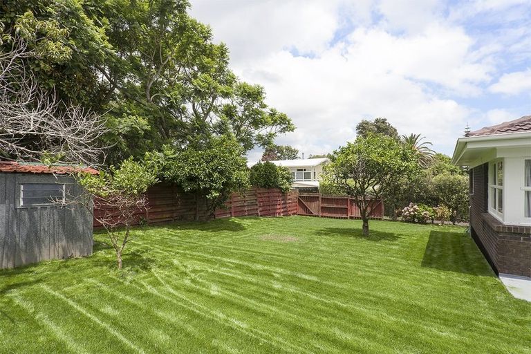 Photo of property in 2/7 Ashcroft Avenue, Mangere Bridge, Auckland, 2022