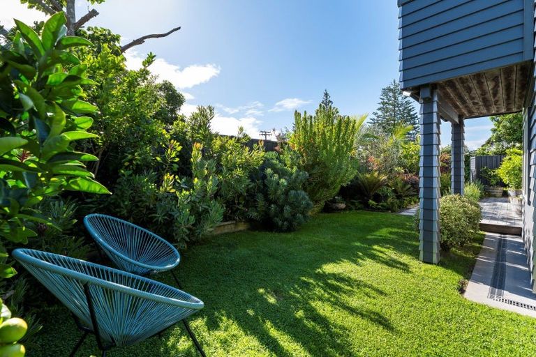 Photo of property in 35 Waione Avenue, Athenree, Waihi Beach, 3177